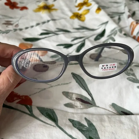 NEW Gray Women's Reading Glasses - Picture 1 of 4